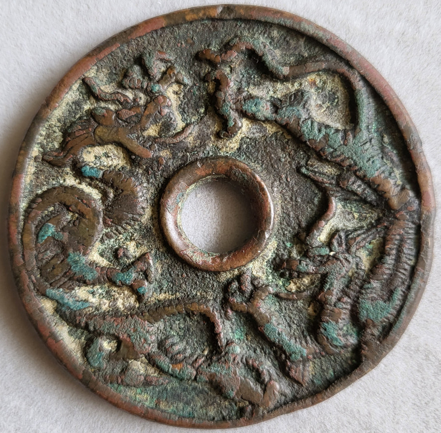 一番人気物 新入荷☆九龍戯珠 木製台座付 参次元透かし彫刻 ｃｍ （龍