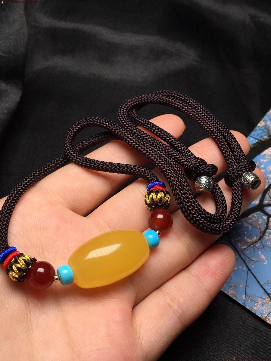 极品鸡油黄桶珠锁骨链