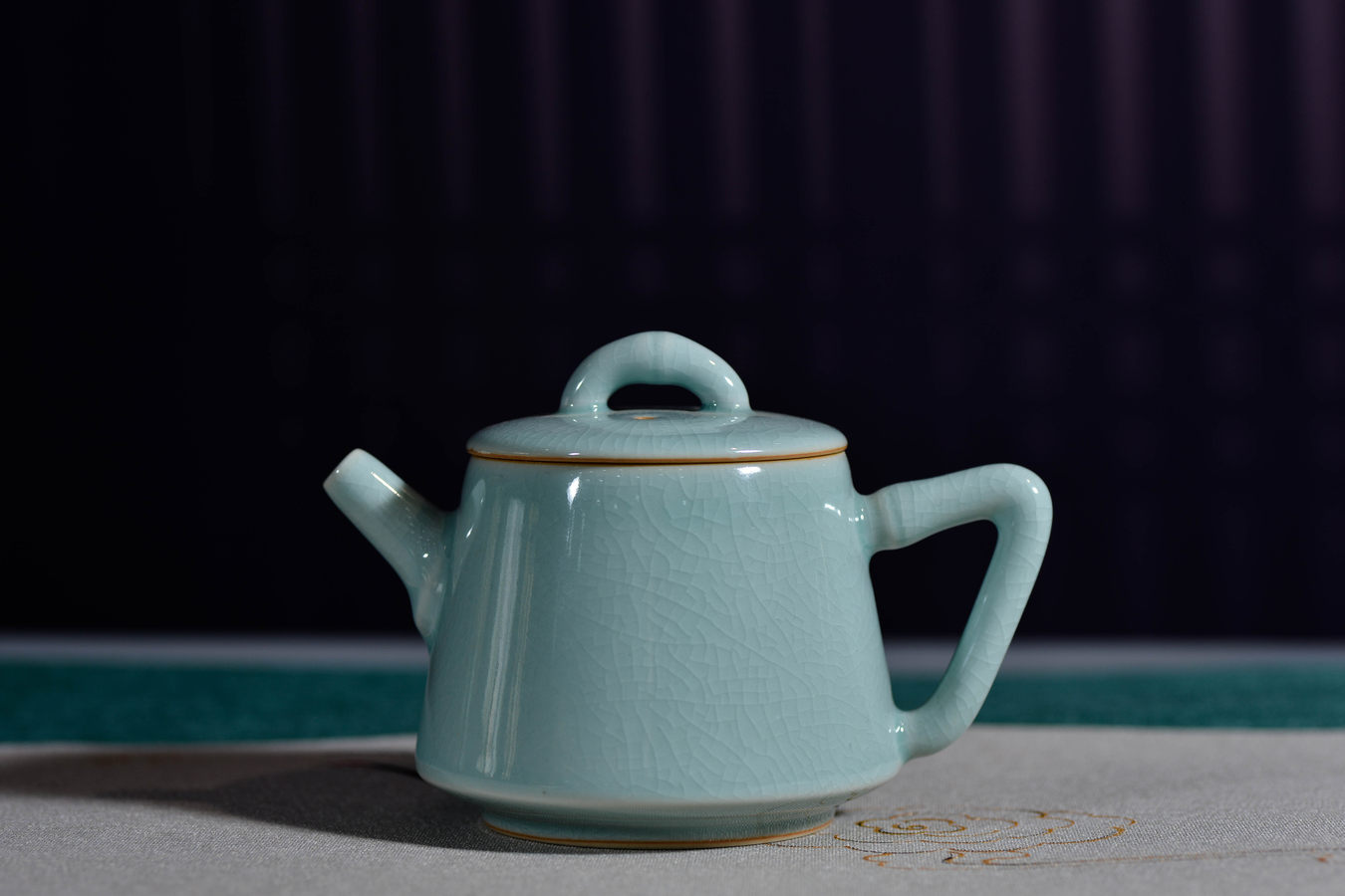 汝瓷天青釉竹节壶